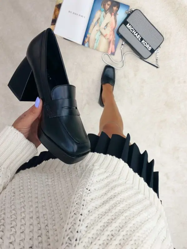 Stilingi aukštakulniai su kvadratiniu kulnu