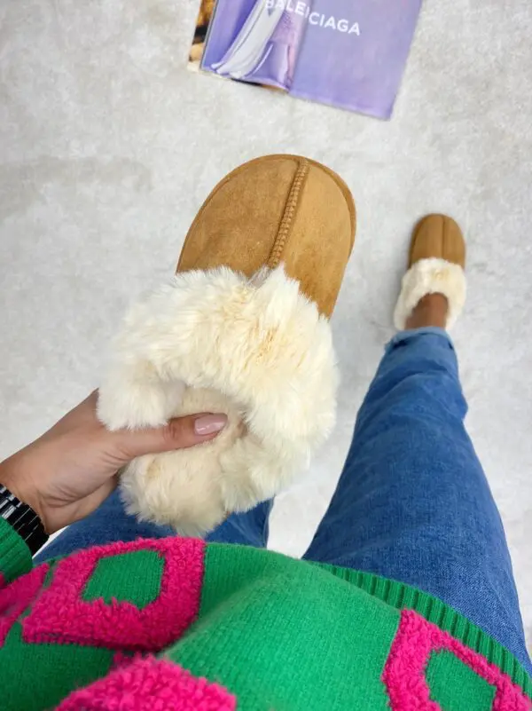 Jaukios šlepetės su dirbtiniu kailiu - ruda