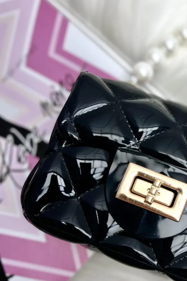 Mini rankinė su perliukais - black