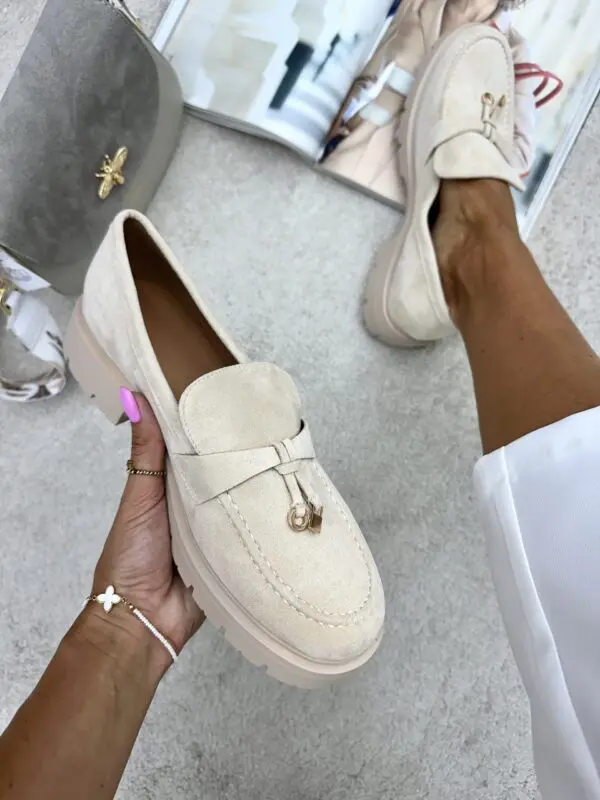 Dailūs netikros verstos odos loaferiai