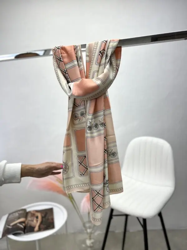 Stilinga skara su akcentais