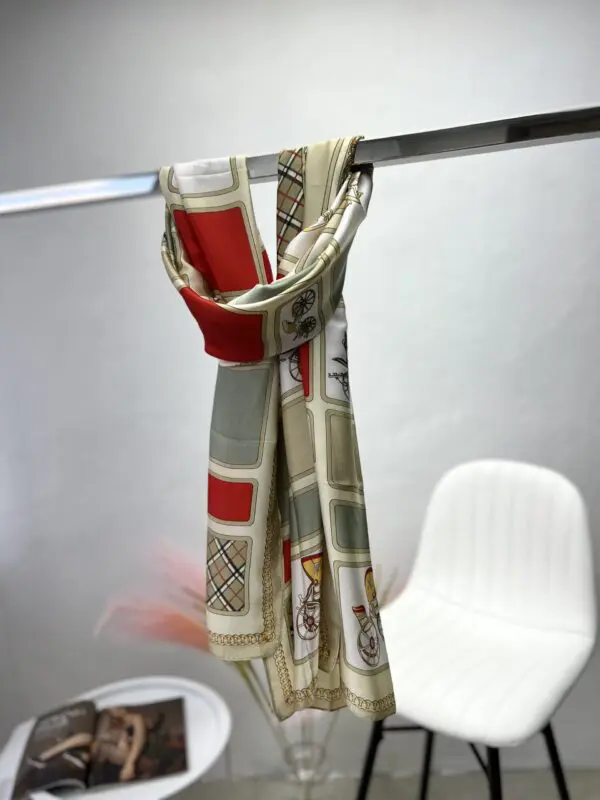 Stilinga skara su akcentais