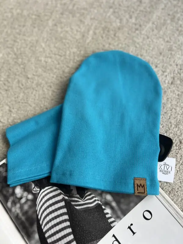 Kepurės ir movos komplektas - mėlynos spalvos