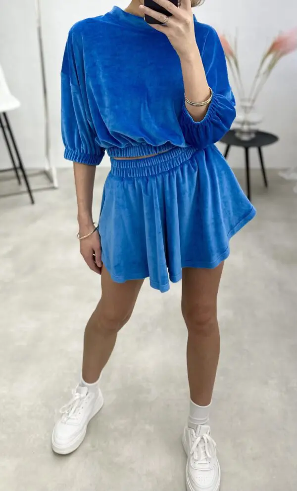 Mėlynos spalvos laisvalaikio kostiumėlis