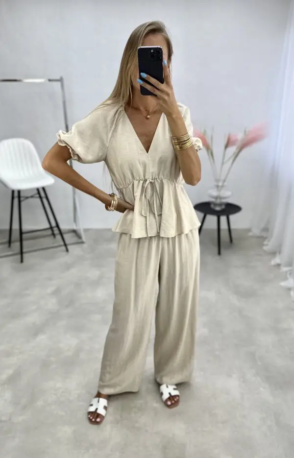 Dviejų dalių kostiumėlis - kreminės spalvos