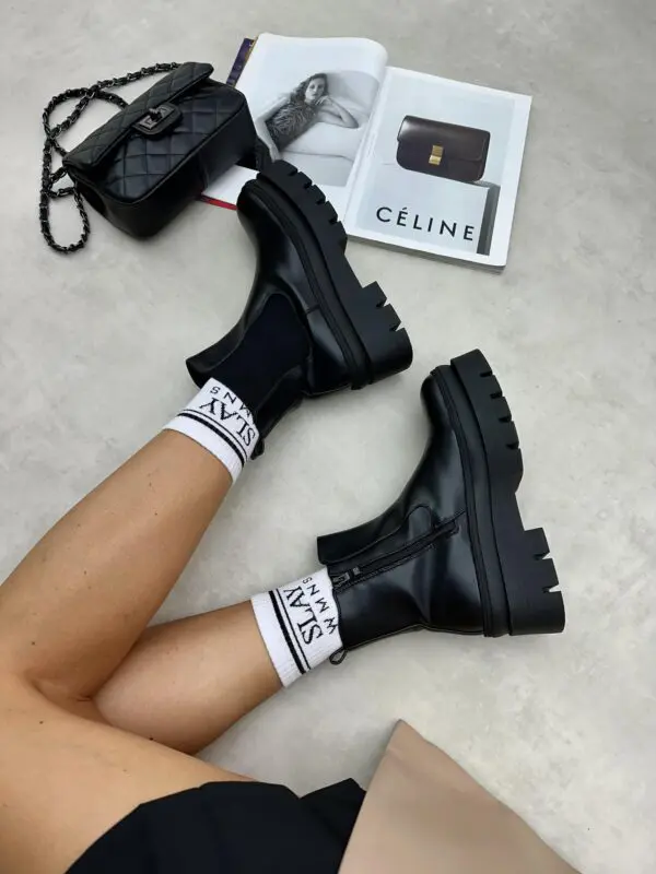 Kerzų modelio auliniai su raišteliais