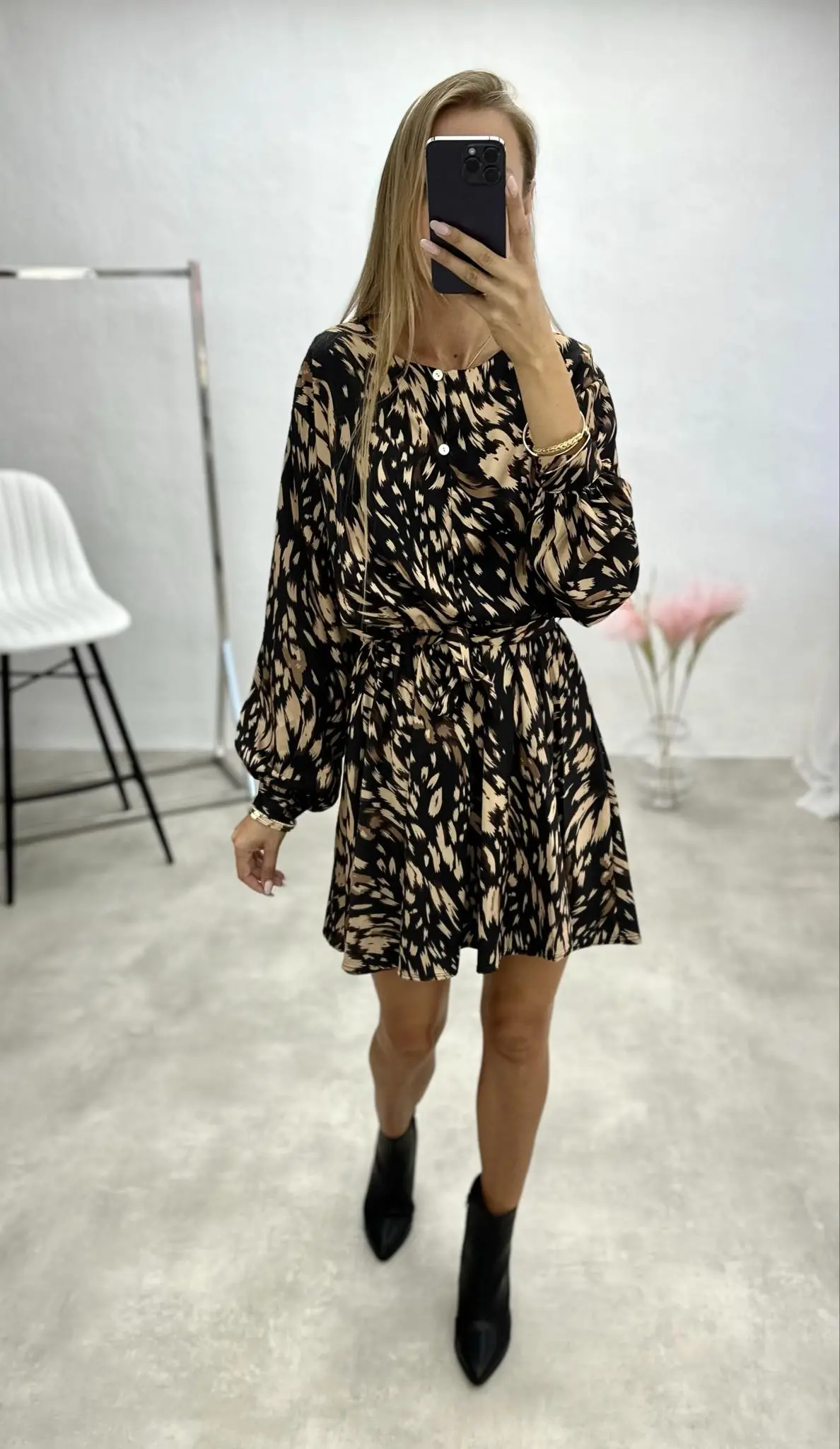 Suknelė Agnė juodos spalvos