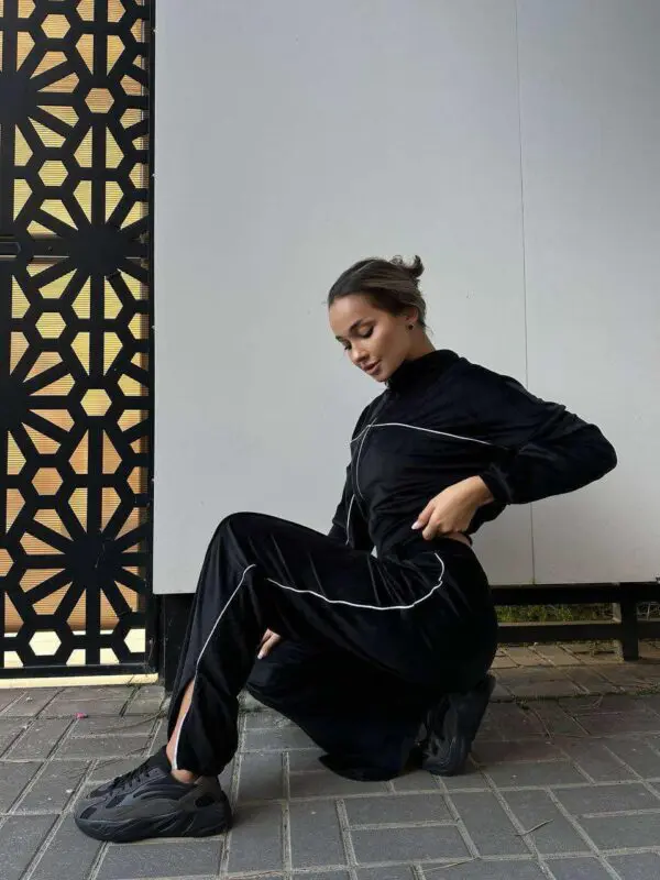 Subtilus laisvalaikio kostiumas