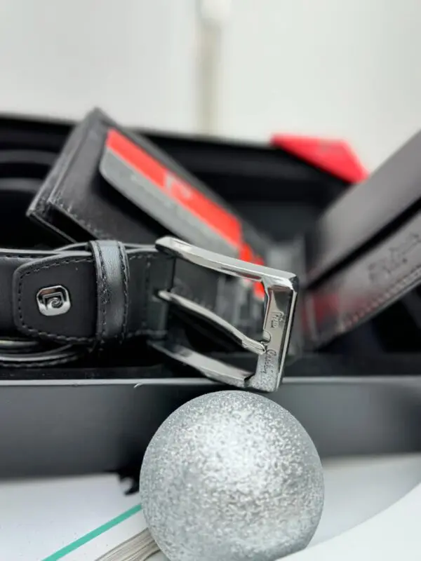 Natūralios odos Pierre Cardin piniginės ir diržo rinkinys