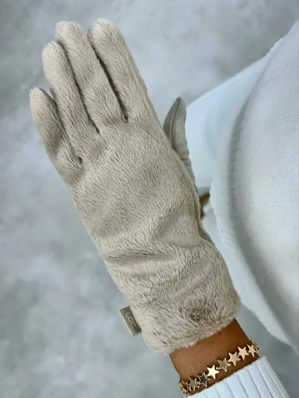 Minimalistinės UGC fashion pirštinės