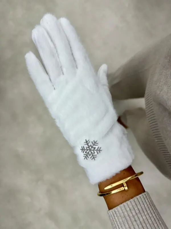 Pirštinės su išsiuvinėta snaige