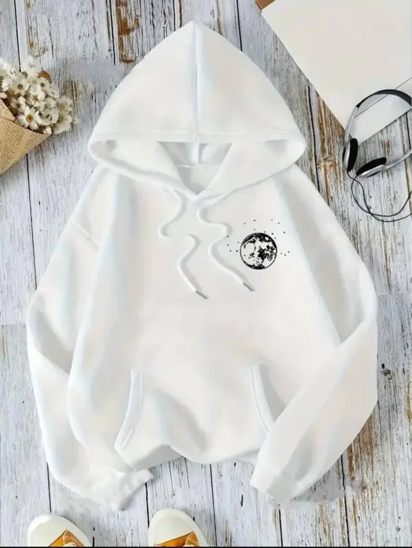 Oversize modelio džemperis su gobtuvu