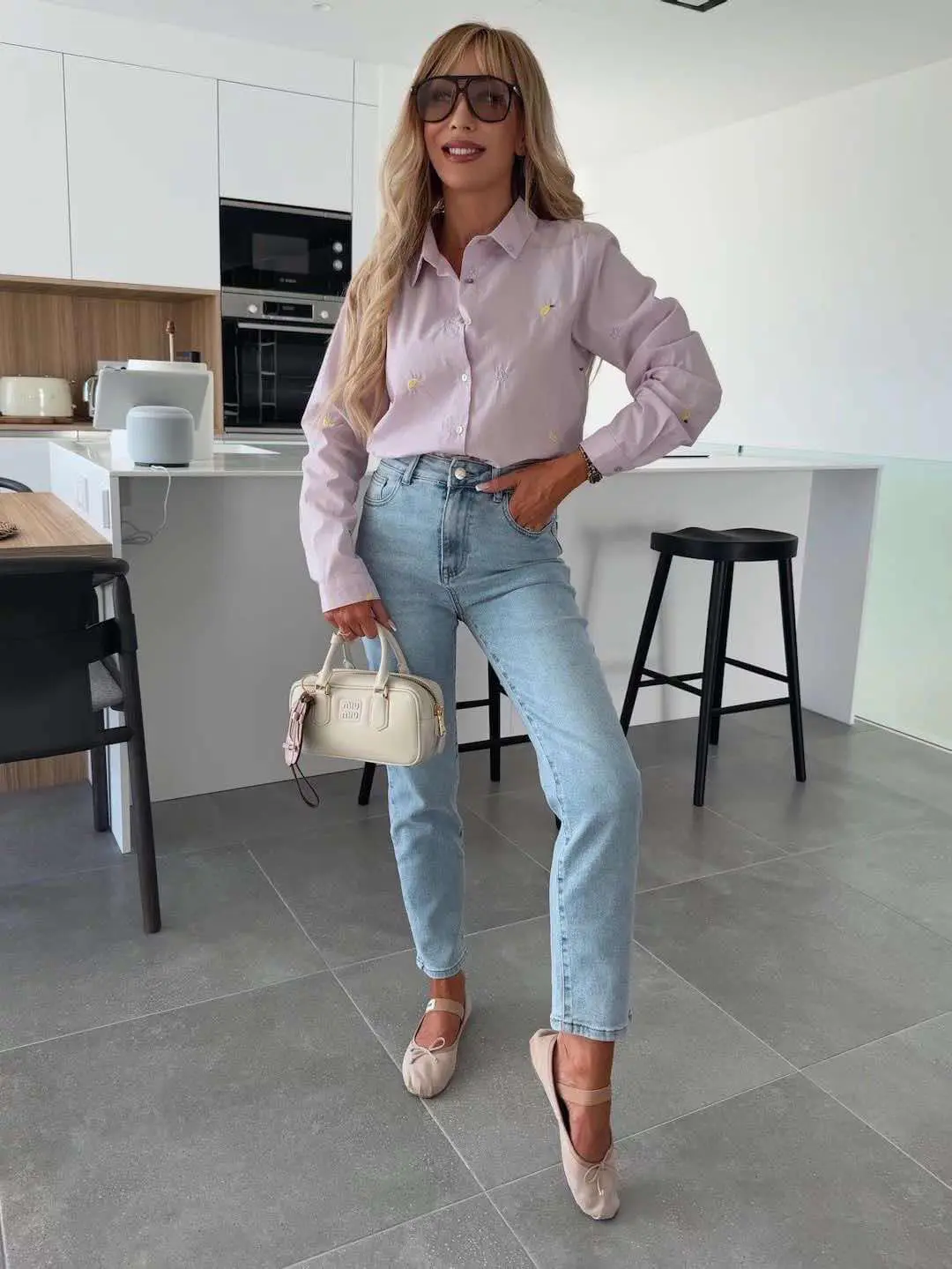 Stilingi mėlynos spalvos džinsai - Image 2