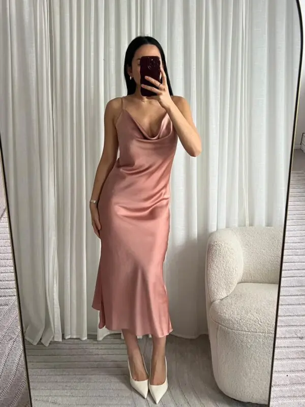 Elegantiška ilga suknelė