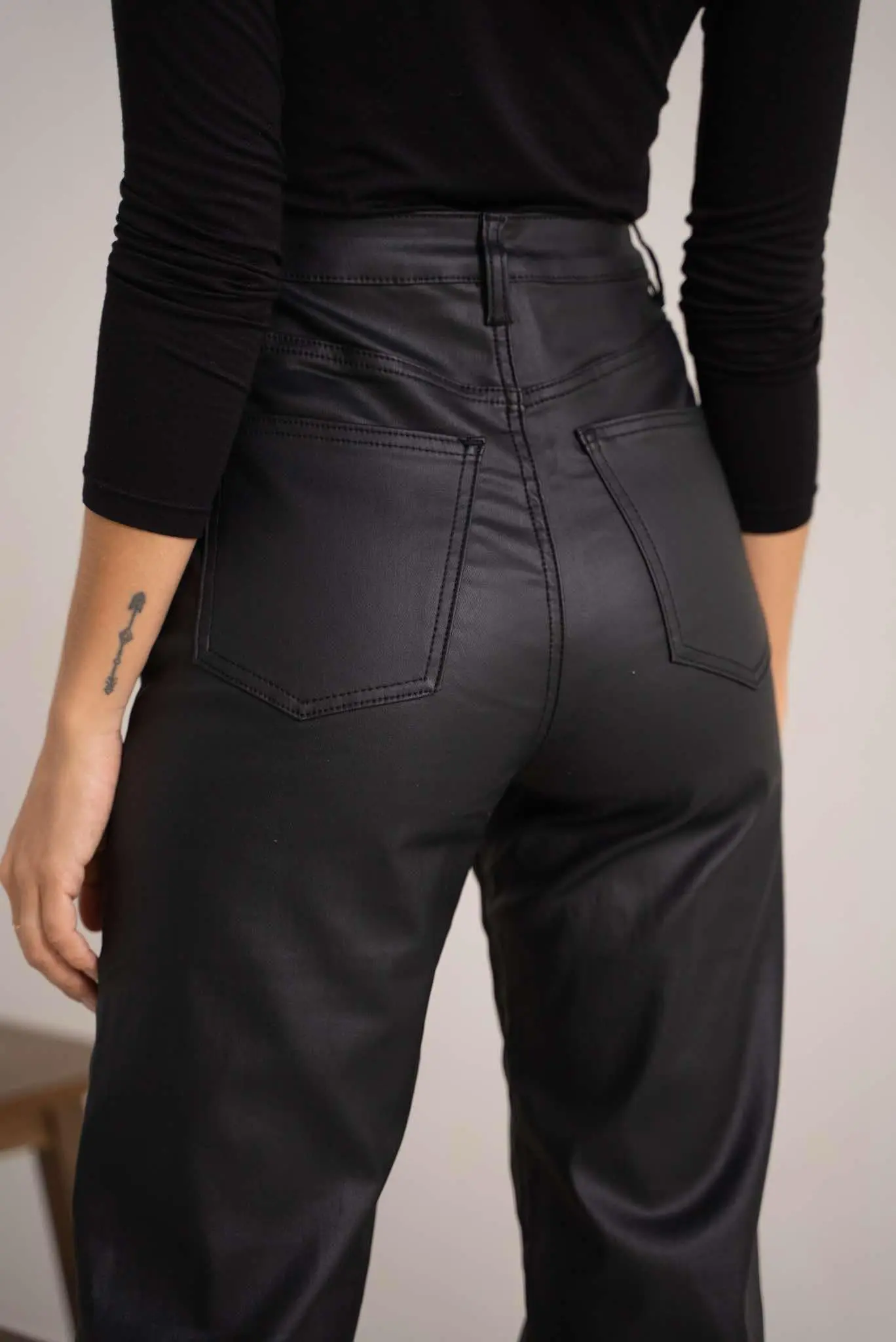 Platėjančios kelnės aukštu liemeniu - Image 4