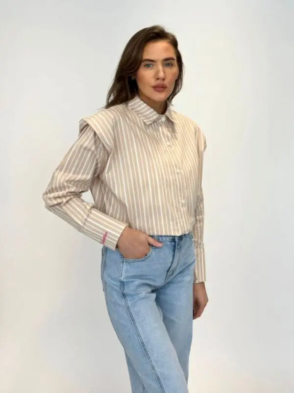 Dryžuoti marškiniai su išsiuvinėjimu