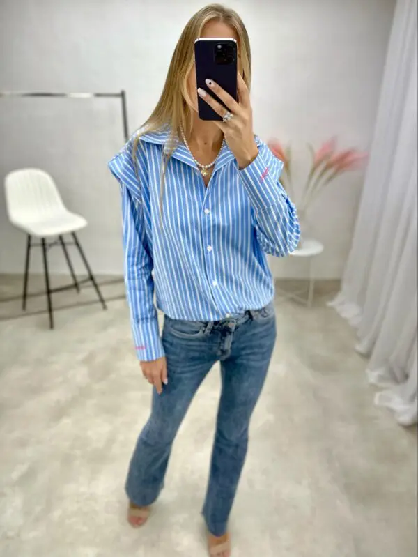 Dryžuoti marškiniai su išsiuvinėjimu