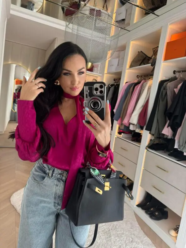 Stilingi marškiniai su pakietintais pečiais