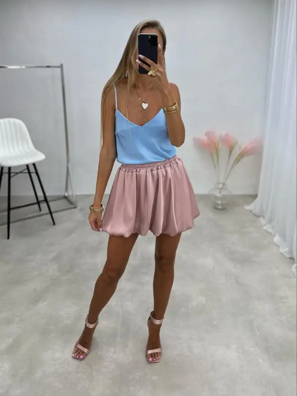 Blizgaus audinio palaidinė