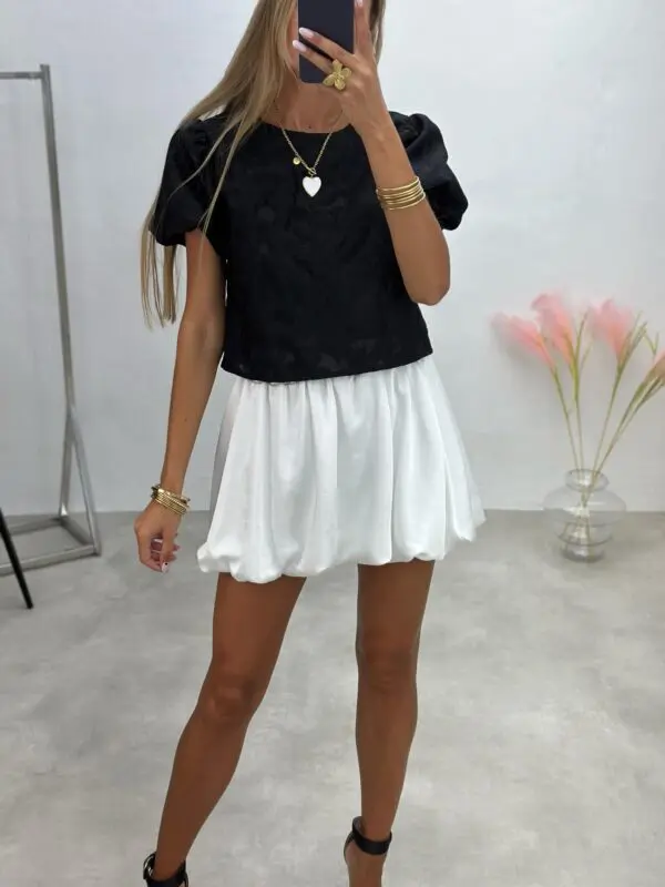 Išskirtinio dizaino palaidinė