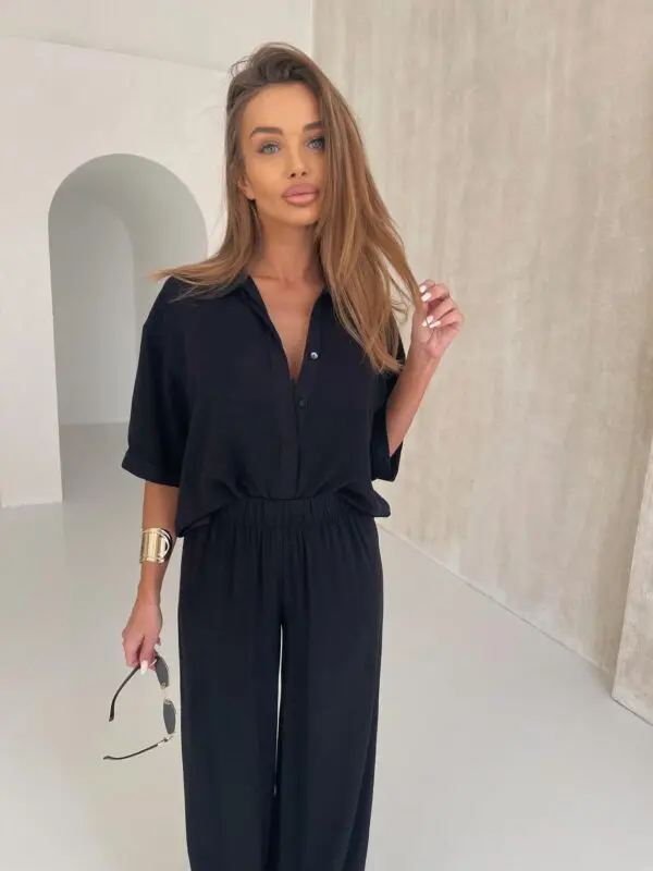 Laisvo silueto kostiumas