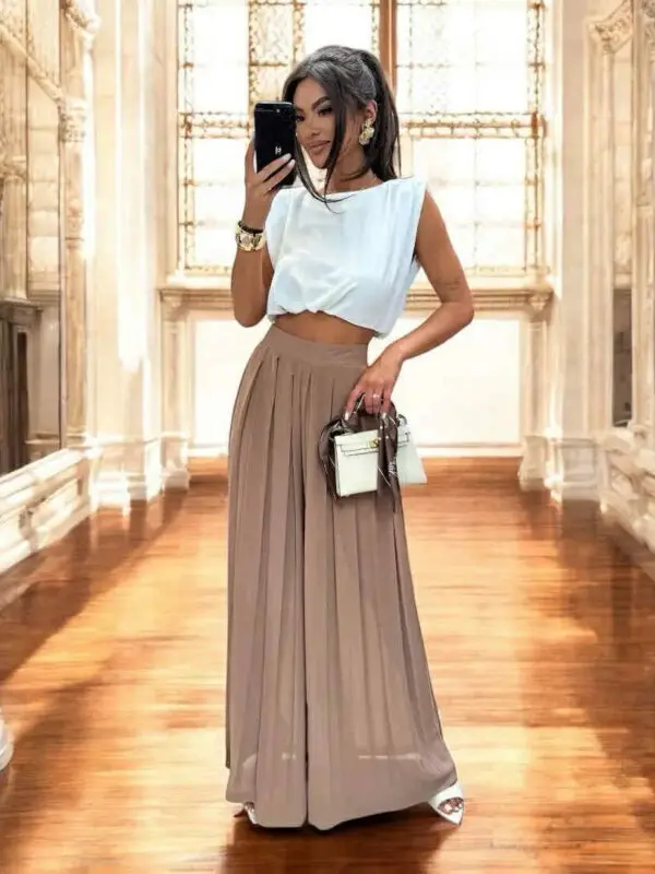 Kelnės su klostėmis