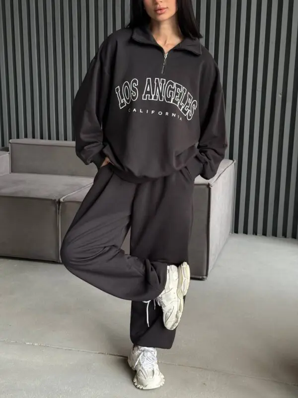 Stilingas laisvalaikio kostiumas