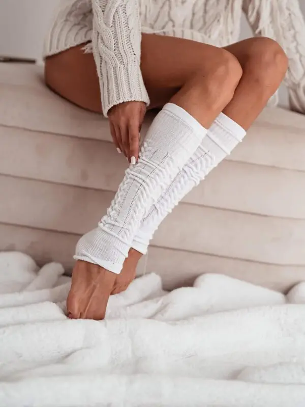 Kojinių mova su pynėmis