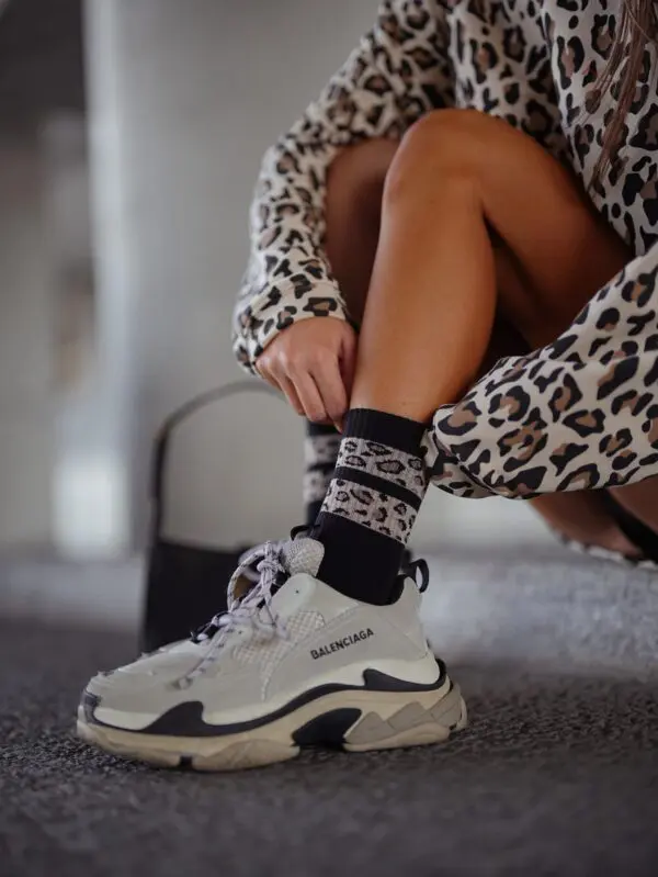 Kojinės su tigriniais motyvais