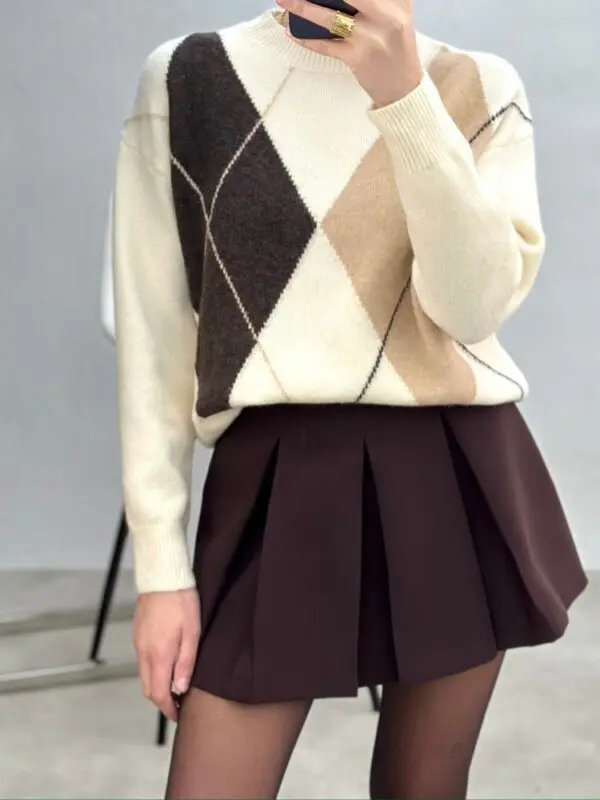 Megztinis su subtiliais rombais