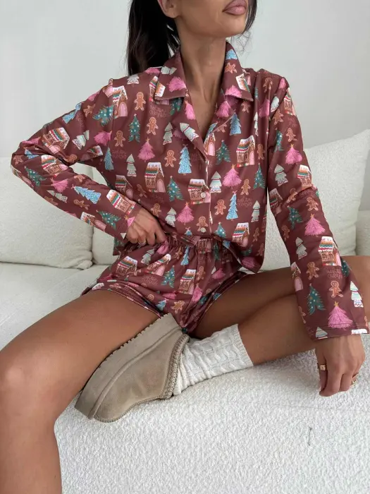 Žaisminga šventinė dviejų dalių pižama