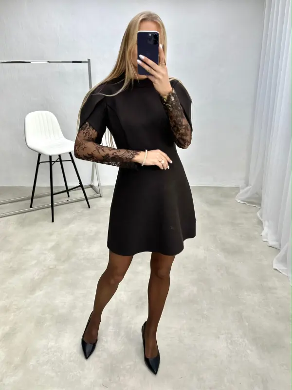 Suknelė su nėriniuotomis rankovėmis