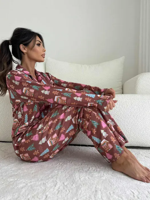 Žaisminga šventinė dviejų dalių pižama