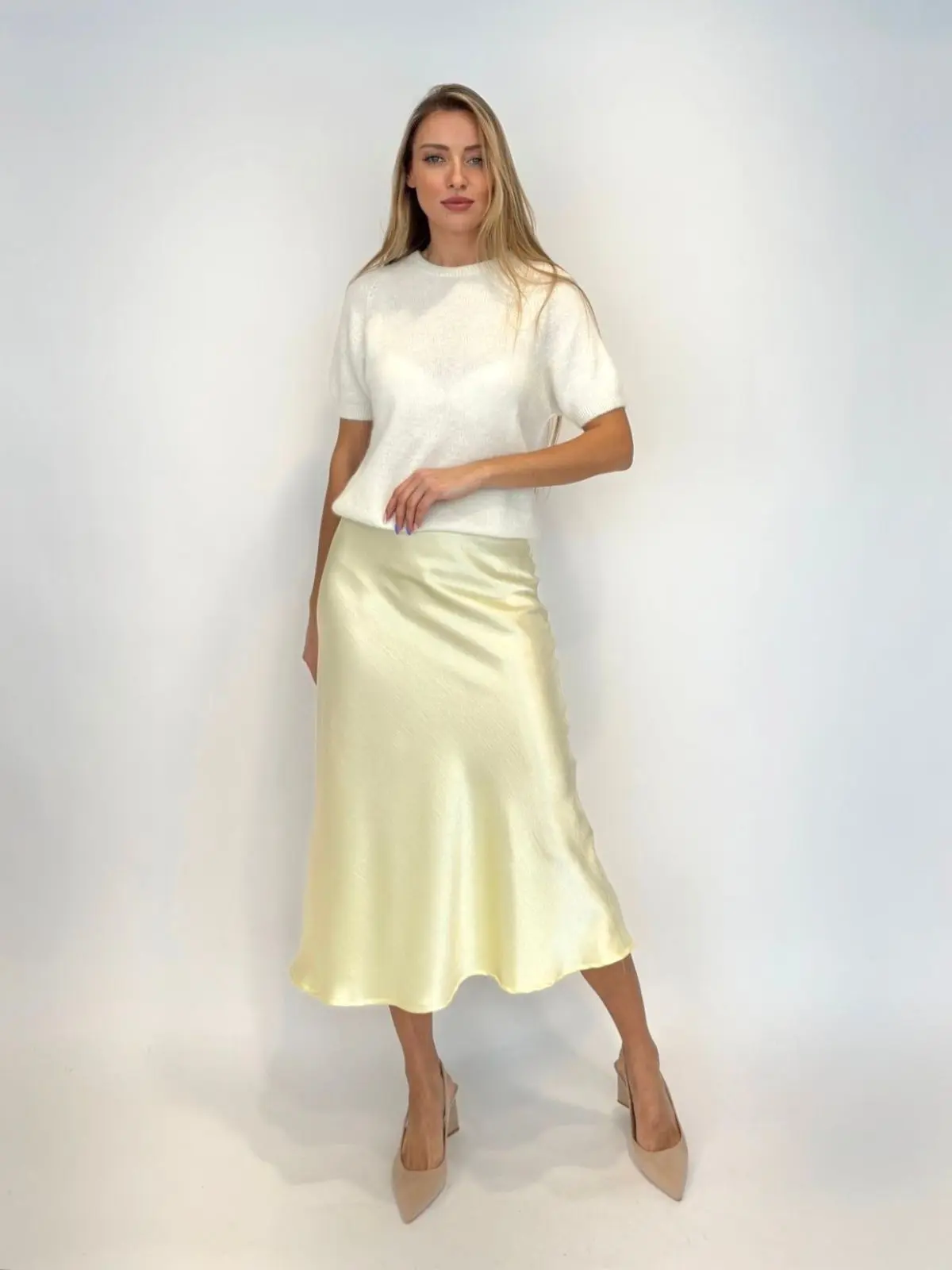 Midi sijonas iš blizgaus audinio