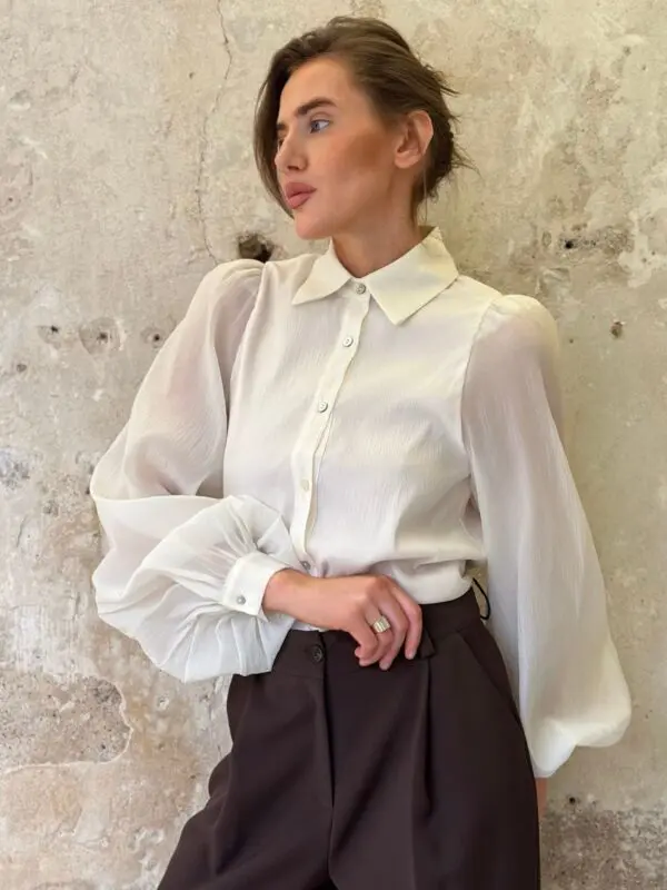 Elegantiški marškiniai pūstomis rankovėmis