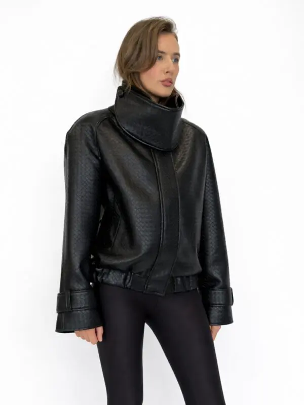 Ekologinės odos striukė aukšta apykakle