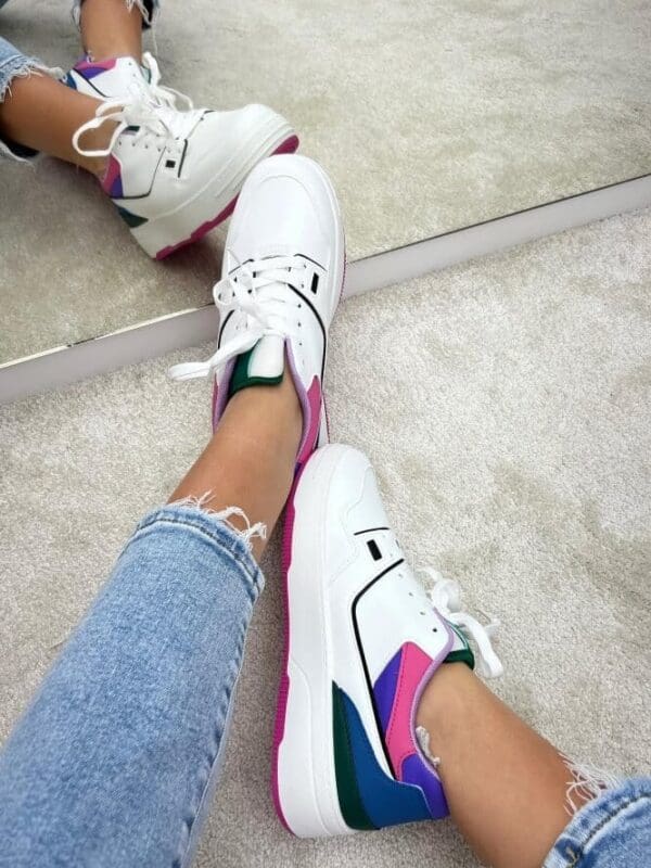 Masyvūs laisvalaikio stiliaus bateliai