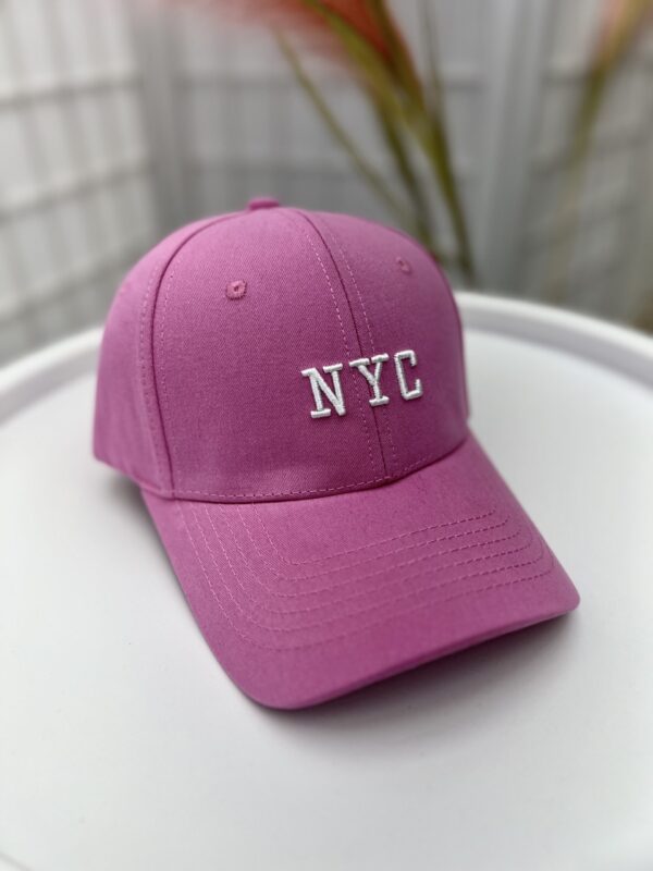 Kepurė su snapeliu NYC rožinės spalvos