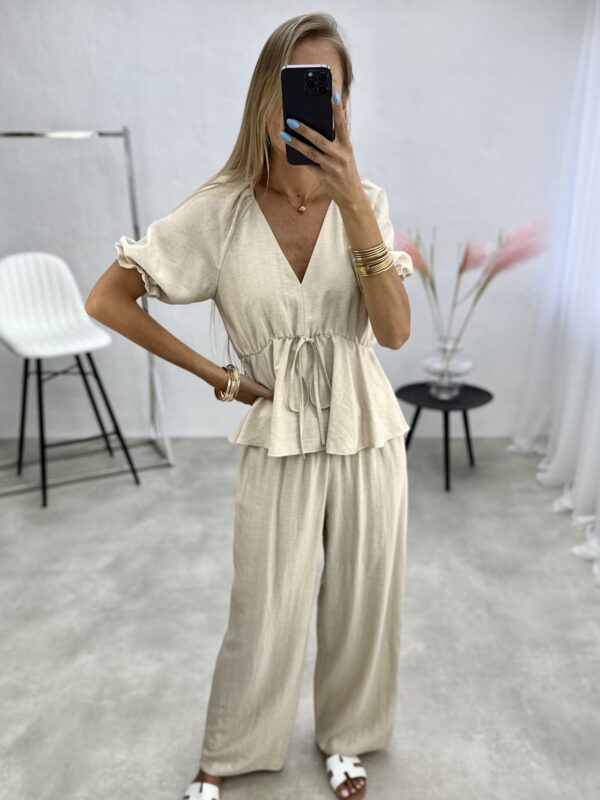 Dviejų dalių kostiumėlis