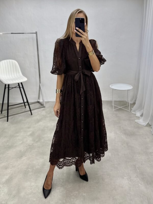 Suknelė pūstomis rankovėmis