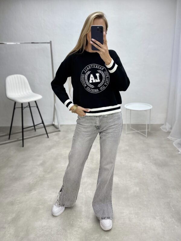 Džemperis su užrašu