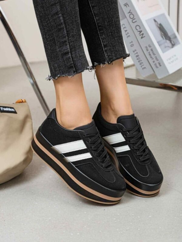 Laisvalaikio bateliai