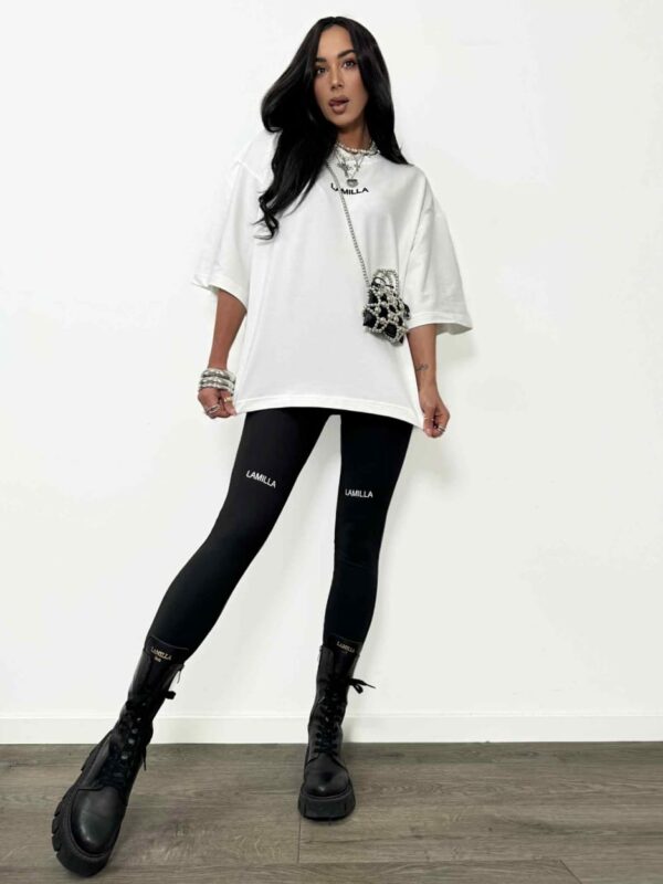 Tamprės su užrašu