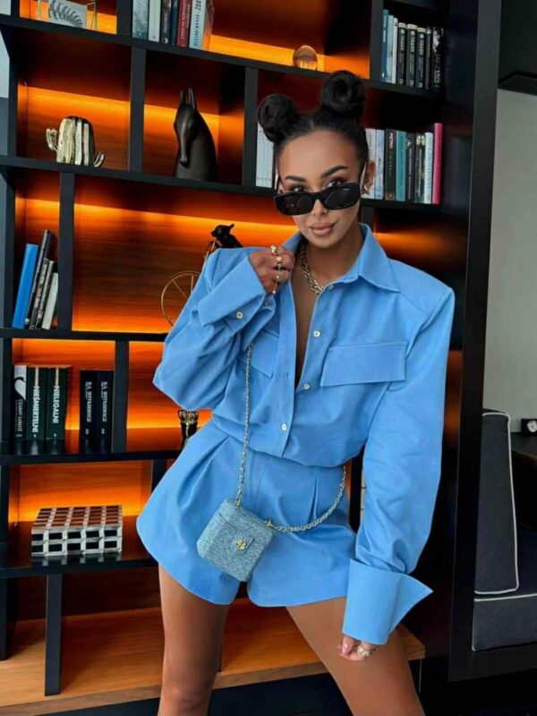 Marškiniai su išraiškingais rankogaliais